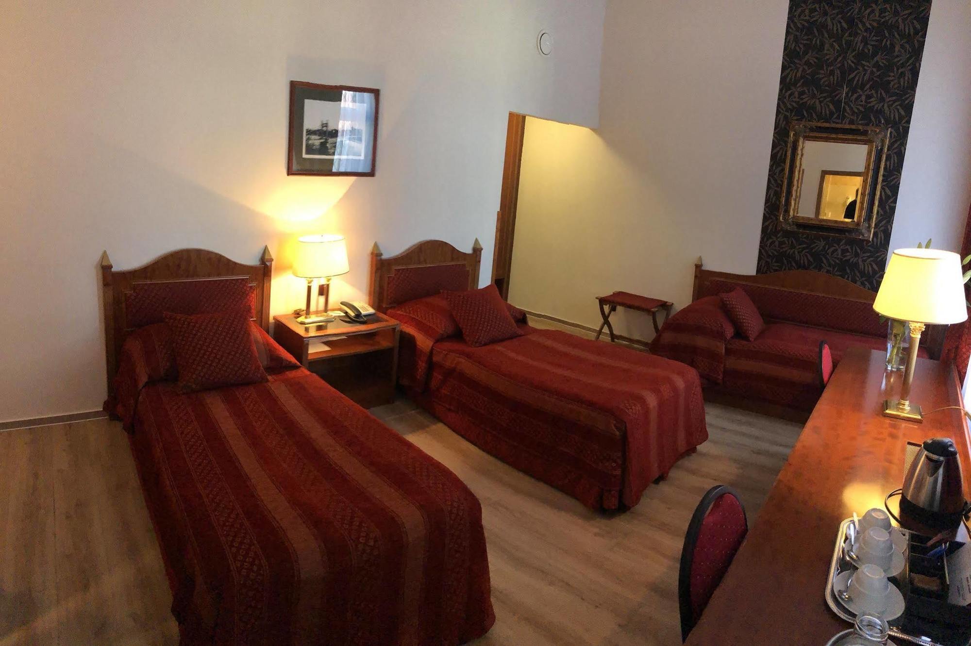 Ariston Hotell